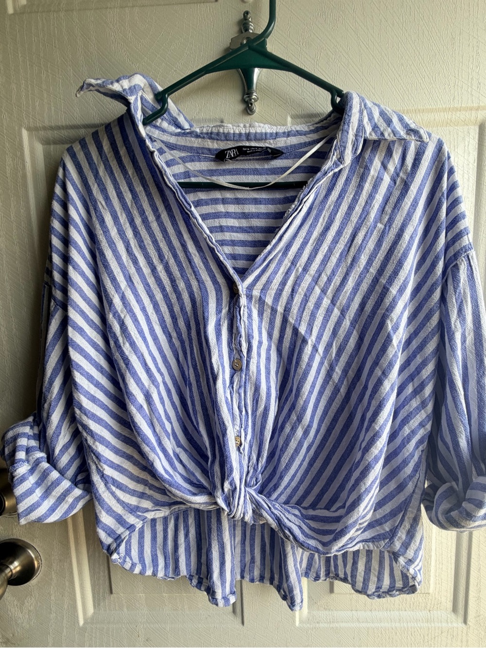 Zara White and Blue Striped Button-Front Collared Shirt